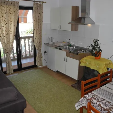Elma 31 Pax 1st Floor Apartment *